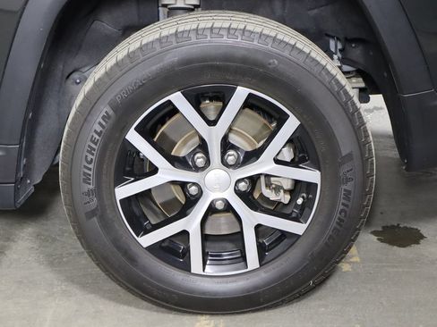 Used 2023 Jeep Grand Cherokee L Limited w/ Luxury Tech Group II AWD/4WD image 42