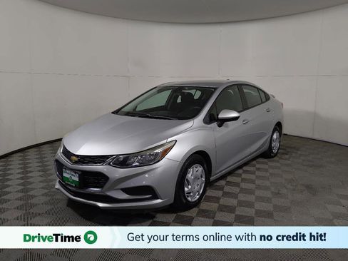 Used 2018 Chevrolet Cruze LS image 1