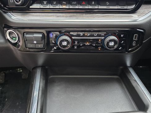 Used 2025 Chevrolet Silverado 2500 LTZ w/ LTZ Plus Package AWD/4WD image 16