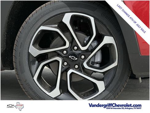New 2026 Chevrolet Trax RS w/ Sunroof Package FWD image 7