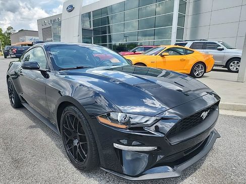 Used 2018 Ford Mustang Coupe RWD image 1