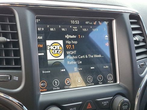 Used 2018 Jeep Grand Cherokee Altitude image 17