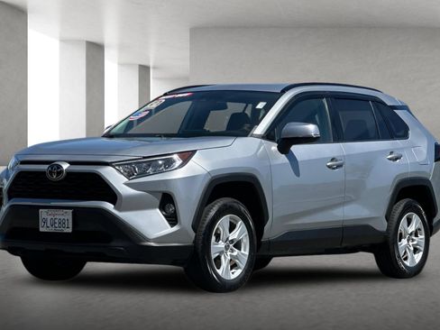 Used 2021 Toyota RAV4 XLE AWD/4WD image 15