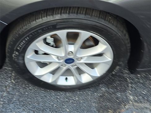 Used 2020 Ford Fusion SE image 6