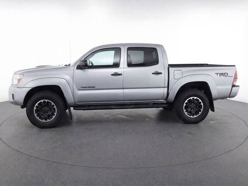 Used 2025 Toyota Tacoma TRD Off-Road AWD/4WD image 5