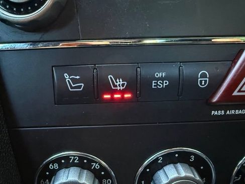 Used 2010 Mercedes-Benz SLK 350 image 31