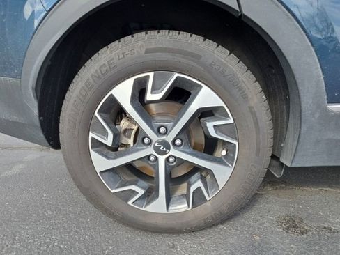 Used 2023 Kia Sportage EX AWD/4WD image 7
