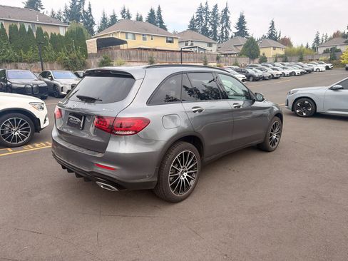 Used 2021 Mercedes-Benz GLC 300 4MATIC image 4