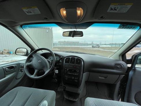 Used 2006 Dodge Caravan SXT image 29