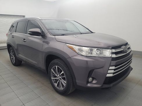 Used 2019 Toyota Highlander XLE FWD image 13