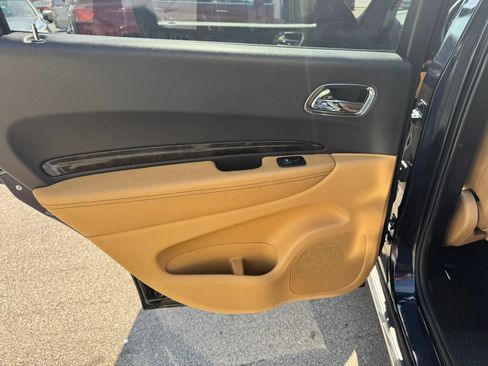 Used 2011 Dodge Durango Citadel w/ Trailer Tow Group IV AWD/4WD image 18