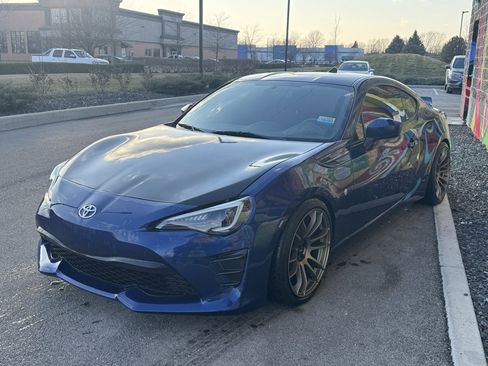 Used 2017 Toyota 86 image 8