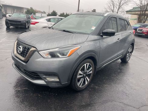 Used 2020 Nissan Kicks SR w/ SR Premium Package image 2