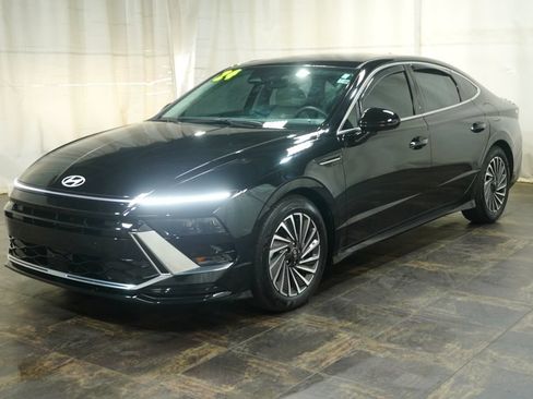 Used 2024 Hyundai Sonata SEL FWD image 2