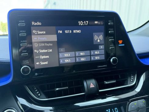 Used 2020 Toyota C-HR XLE FWD image 15