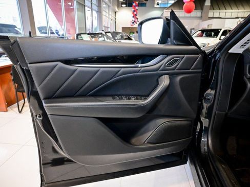 Used 2022 Maserati Levante Modena image 16