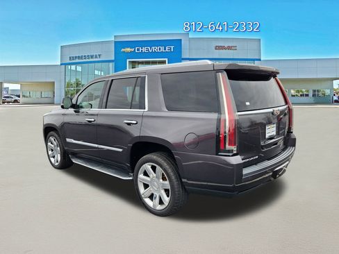 Used 2015 Cadillac Escalade Luxury image 5