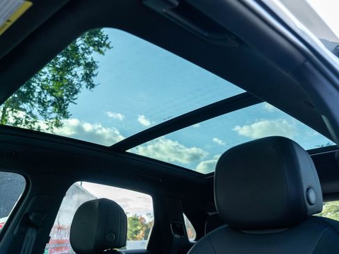 Certified 2025 Porsche Cayenne image 33