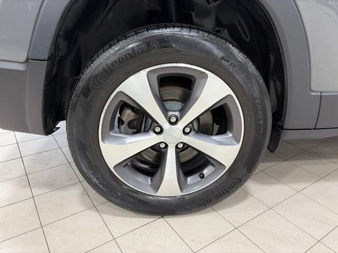 Used 2021 Jeep Cherokee Limited AWD/4WD image 26