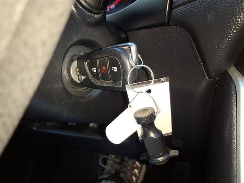 Used 2021 Toyota RAV4 LE image 30