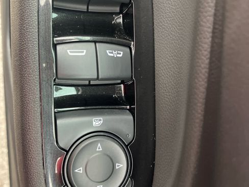 Used 2024 Chevrolet Equinox Premier image 13