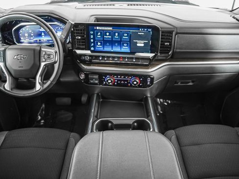 Used 2025 Chevrolet Silverado 2500 LT w/ Trail Boss Package AWD/4WD image 9