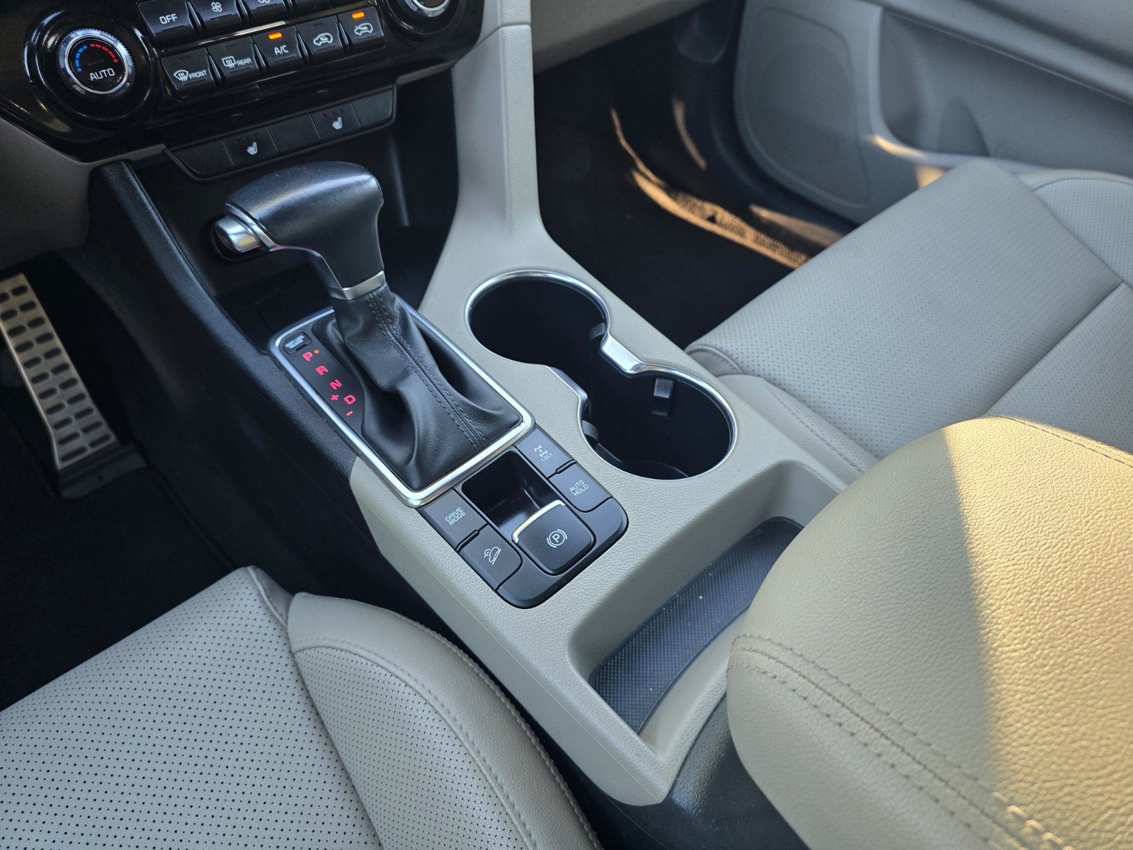 Used 2022 Kia Sportage Nightfall Edition w/ Nighfall AWD Premium Package image 16
