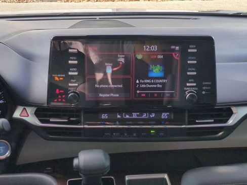 Used 2021 Toyota Sienna LE image 17