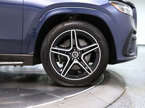 Used 2024 Mercedes-Benz GLS 450 4MATIC w/ AMG Line Exterior image 17