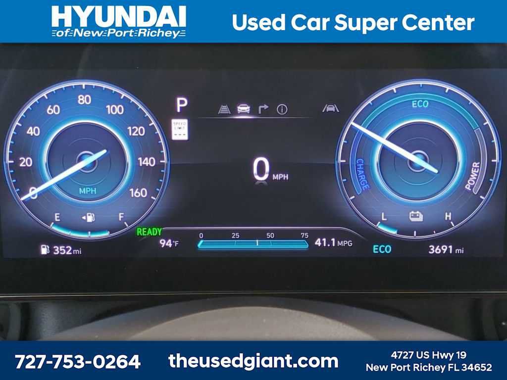 Certified 2025 Hyundai Elantra Limited FWD image 30