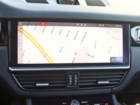 Used 2020 Porsche Cayenne Sport Utility 4D image 20