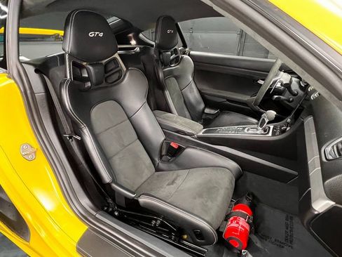 Used 2023 Porsche 718 Cayman GT4 RWD image 4