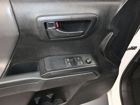 Used 2022 Toyota Tacoma SR w/ SX Package RWD image 11
