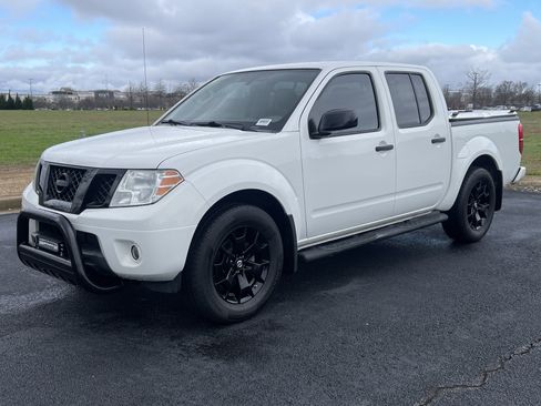Used 2019 Nissan Frontier SV w/ Value Truck Package image 5