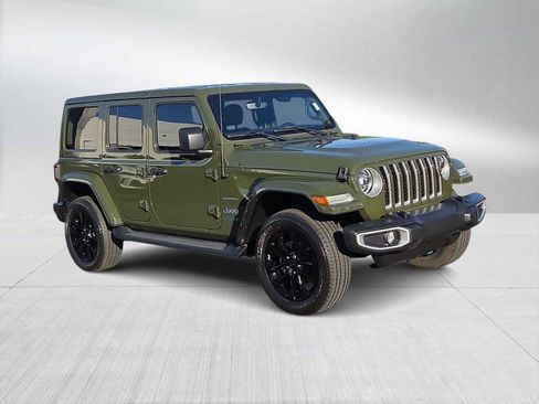 Used 2021 Jeep Wrangler Unlimited Sahara image 2