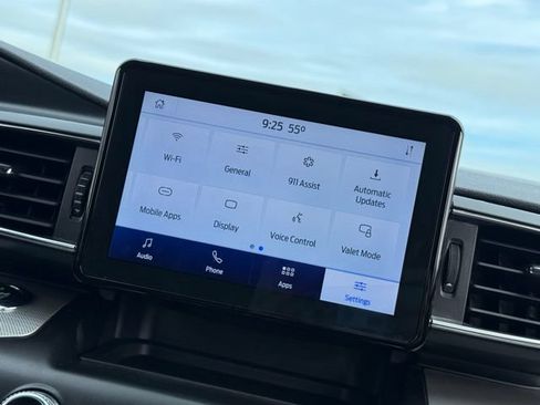 Used 2020 Ford Explorer XLT w/ Equipment Group 202A AWD/4WD image 24