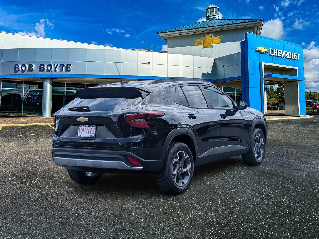 New 2026 Chevrolet Trax LT w/ LT Convenience Package FWD image 7