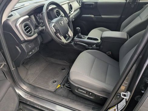 Used 2023 Toyota Tacoma SR5 w/ Technology Package AWD/4WD image 9
