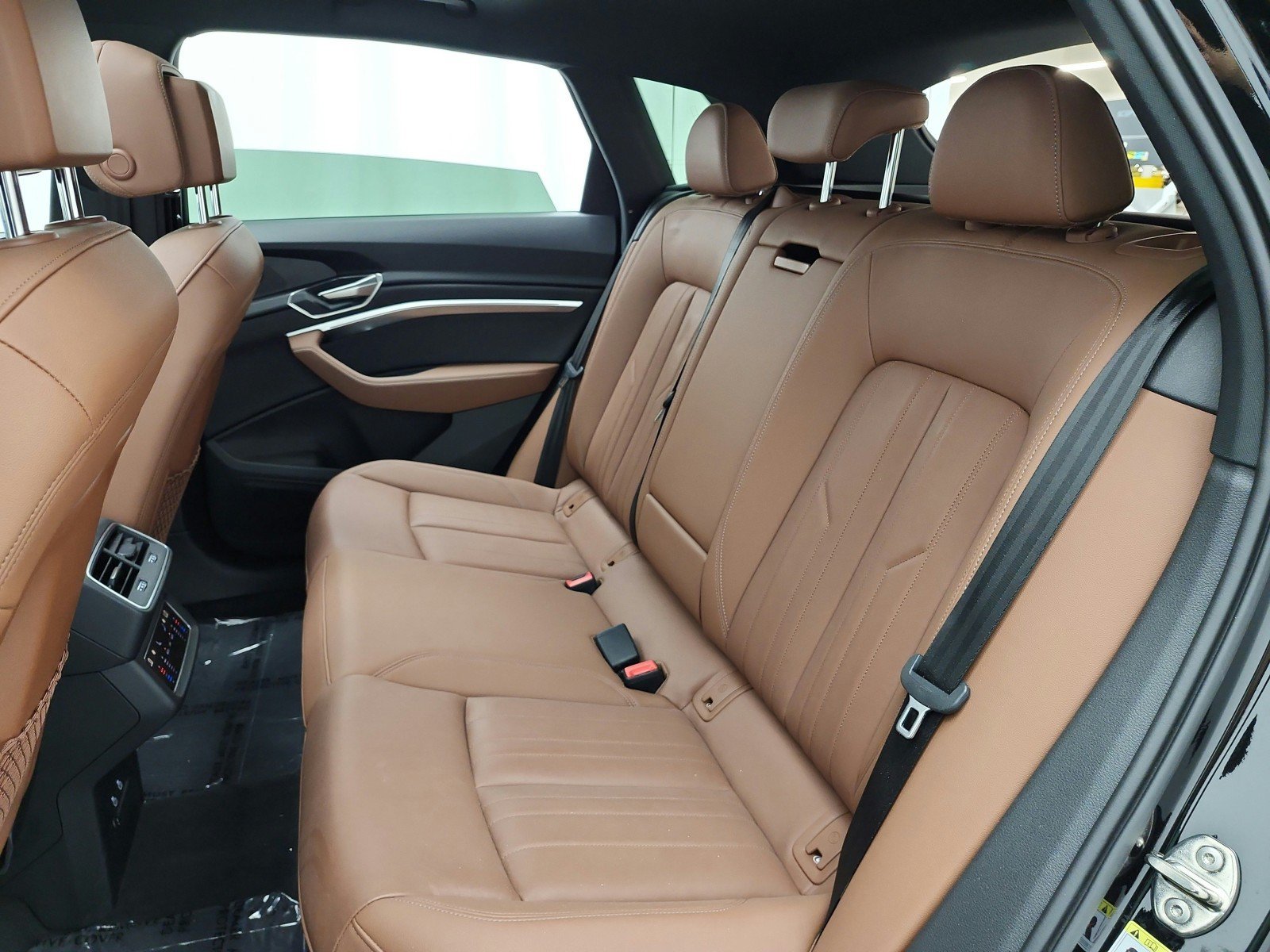 Used 2024 Audi Q8 e-tron Premium AWD/4WD image 15