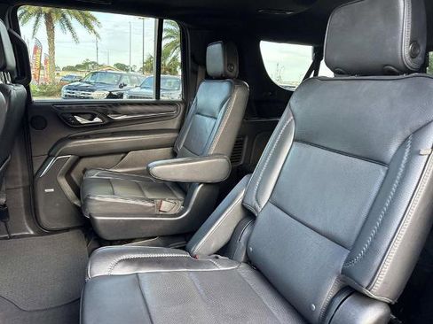 Used 2023 GMC Yukon XL Denali RWD image 19