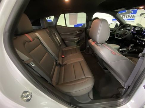 Certified 2026 Chevrolet Trax RS image 30
