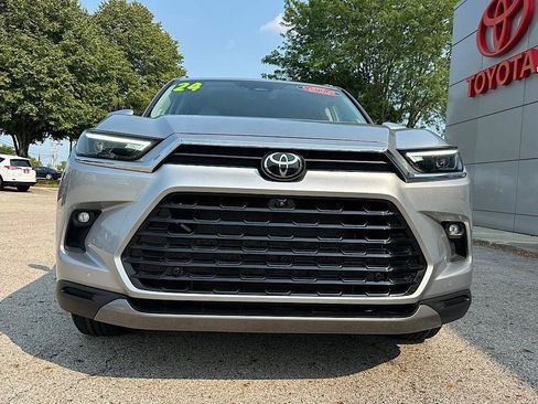 Used 2024 Toyota Grand Highlander AWD image 8