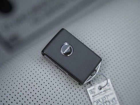 New 2026 Volvo XC60 B5 Ultra w/ Protection Package Premier image 42