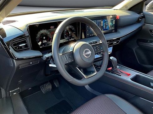 New 2026 Nissan Kicks SR w/ Cold Weather Package image 7