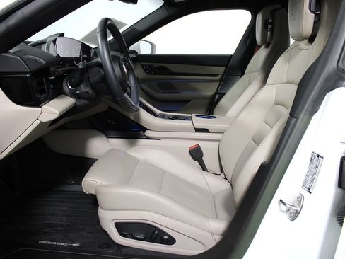 Used 2022 Porsche Taycan RWD image 8