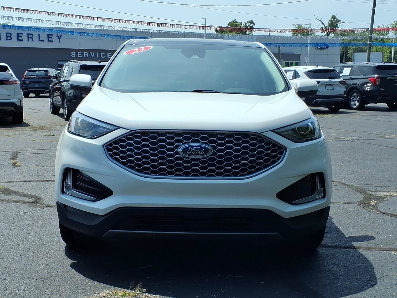 Certified 2023 Ford Edge SEL w/ Convenience Package AWD/4WD image 2