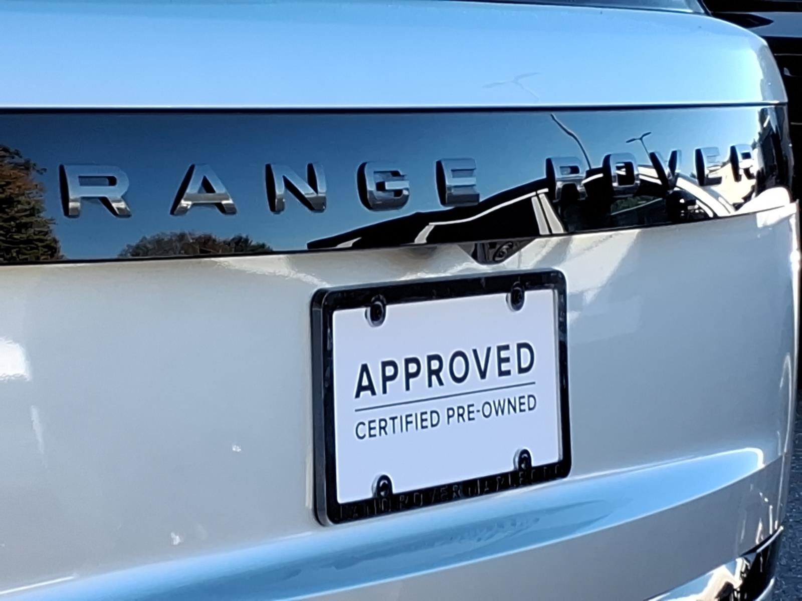 Certified 2025 Land Rover Range Rover SE AWD/4WD image 19