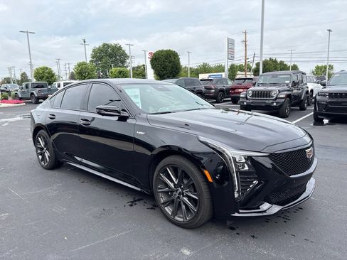 Used 2026 Cadillac CT5 V w/ Technology Package AWD/4WD image 7