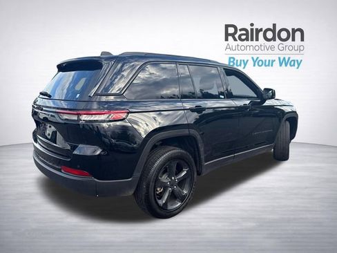Used 2023 Jeep Grand Cherokee Altitude image 42