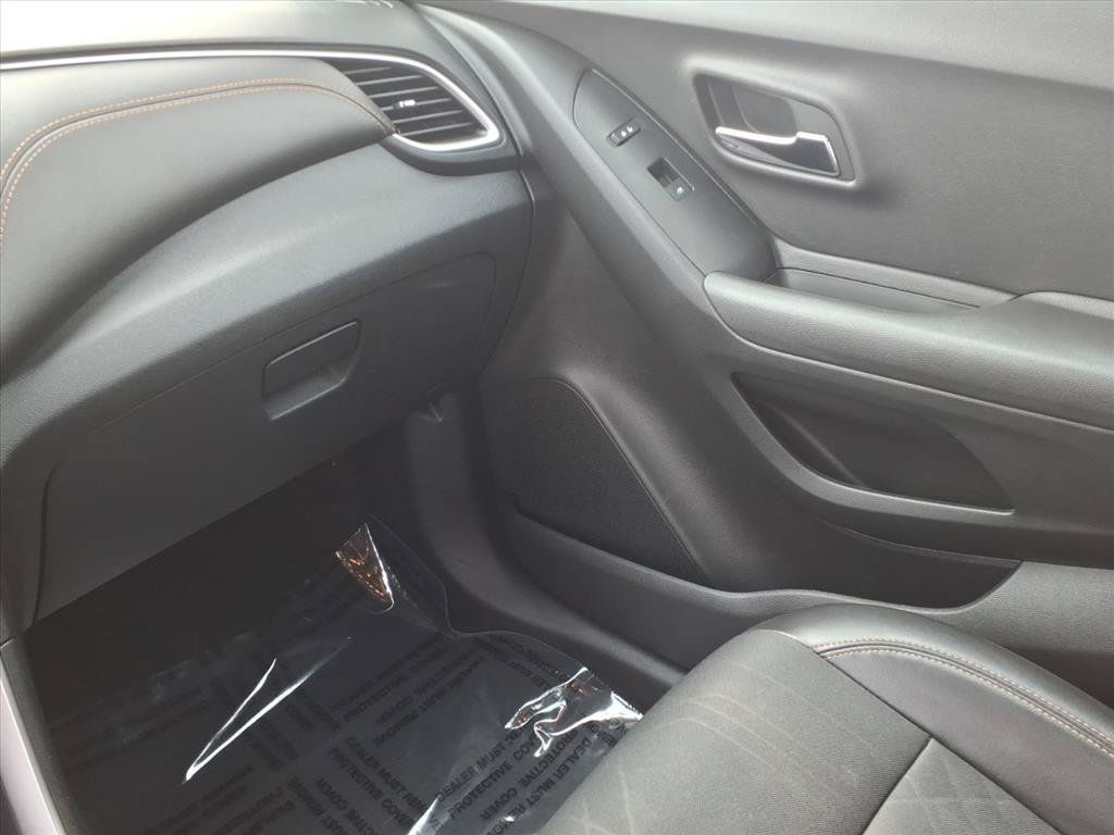 Used 2019 Chevrolet Trax LT w/ LT Convenience Package AWD/4WD image 23